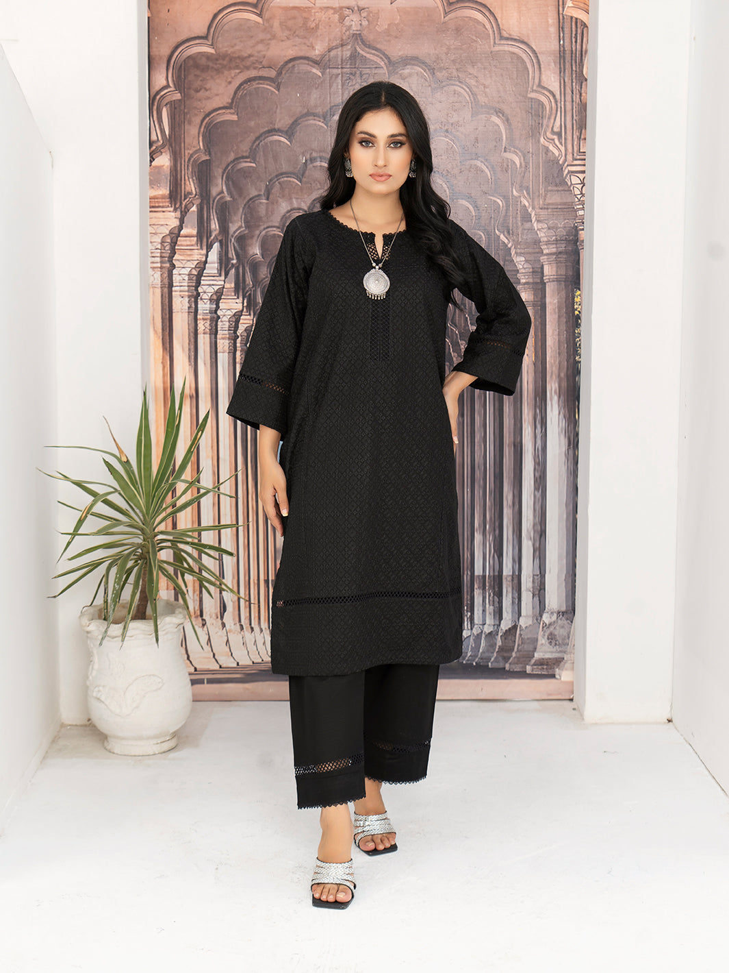 Black Khaddar Embroidered Co-Ord